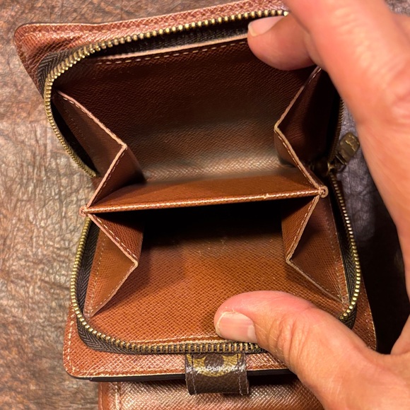 Louis Vuitton Brown and Gold Monogram Compact Snap Wallet - Picture 7 of 10